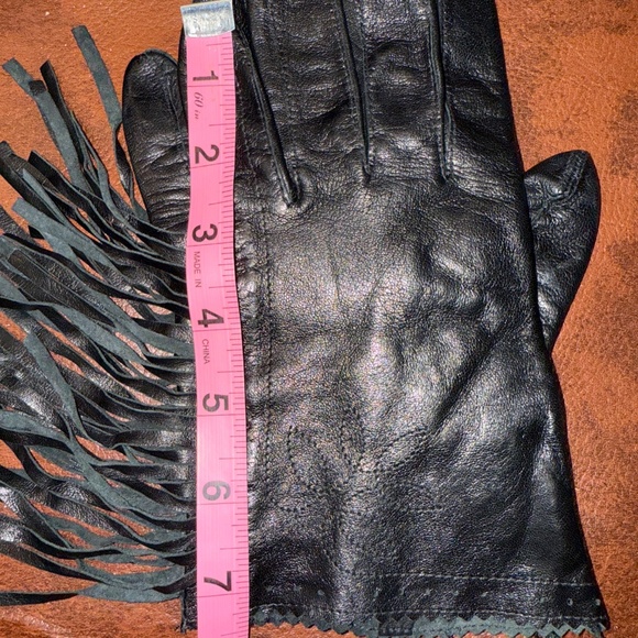 Fringed Leather Women's Gloves Black - Picture 8 of 10
